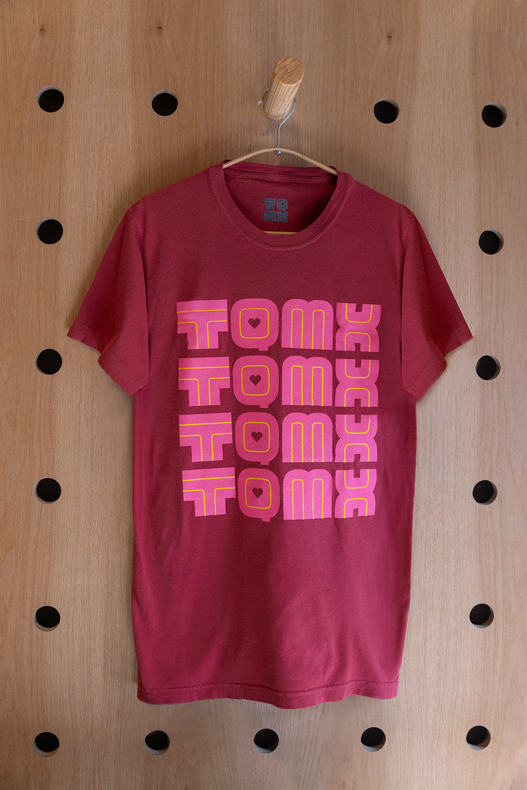 Playera vino logo TQMX rosa