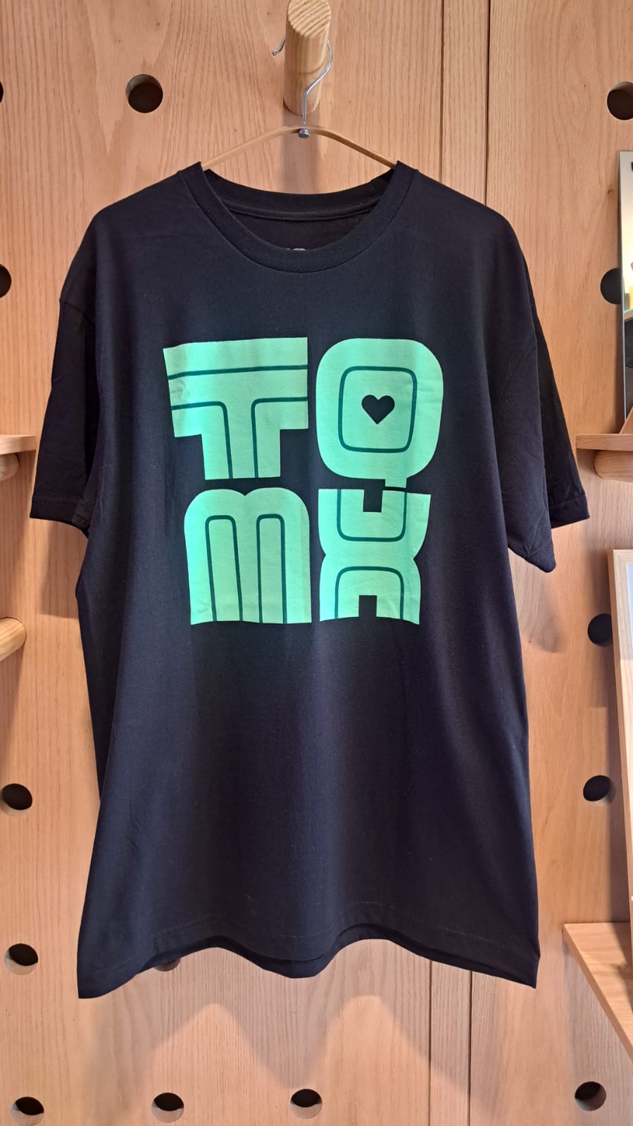Playera negra logo TQMX verde aqua